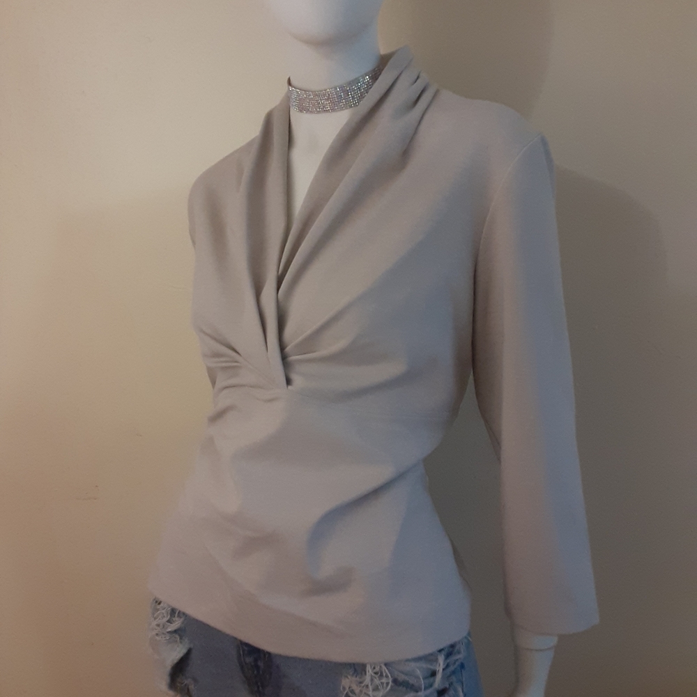 NWT ECCOCI Oatmeal 3/4 Sleeve V-Neck Blouse